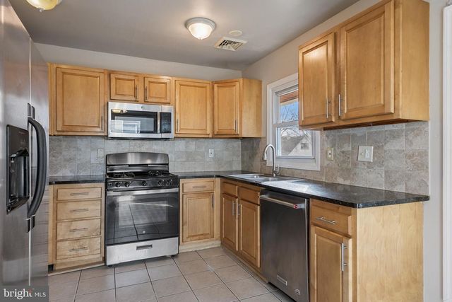 27 MARSHAL LN, Willingboro, NJ 08046