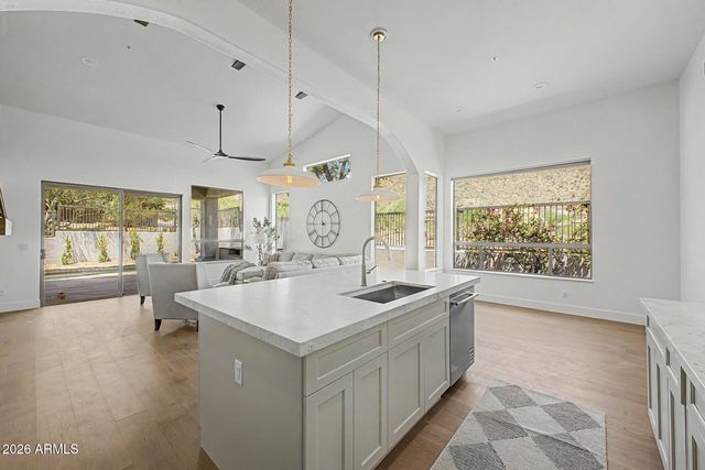 13782 E LAUREL Lane, Scottsdale, AZ 85259