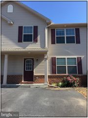 6438 CREEKBEND, Mechanicsburg, PA 17050