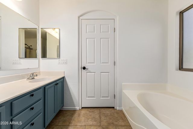 4208 S SAWMILL Road, Gilbert, AZ 85297