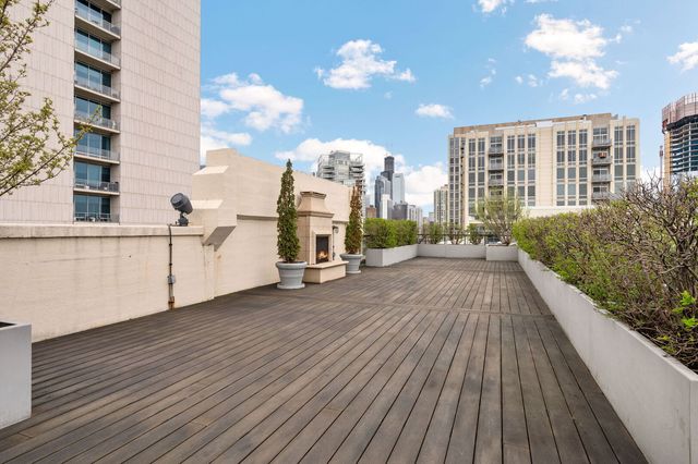 758 N Larrabee Street 628, Chicago, IL 60654