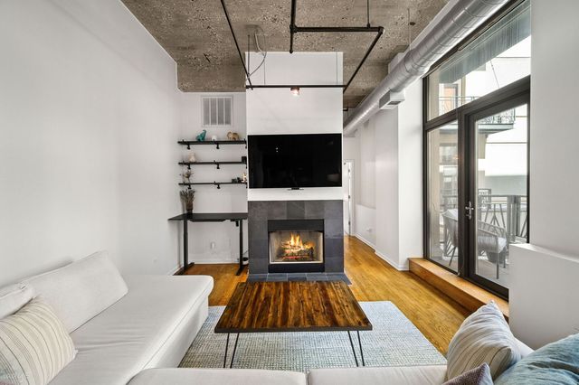 758 N Larrabee Street 628, Chicago, IL 60654