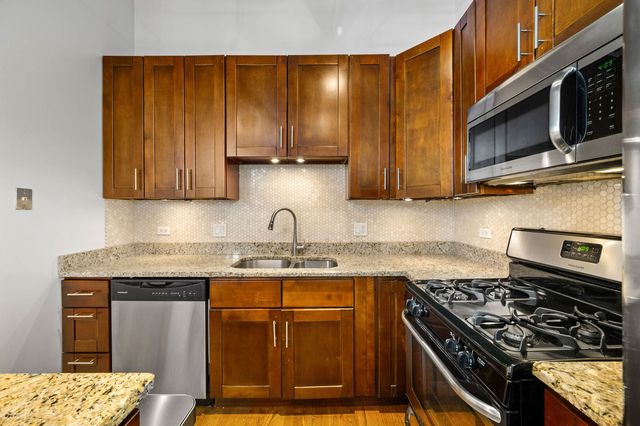 758 N Larrabee Street 628, Chicago, IL 60654