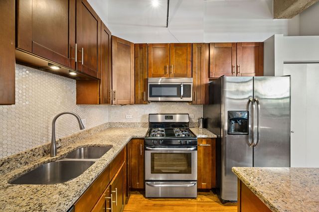 758 N Larrabee Street 628, Chicago, IL 60654