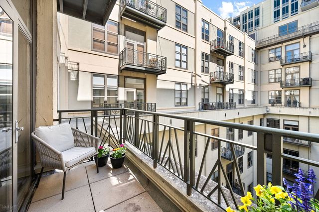 758 N Larrabee Street 628, Chicago, IL 60654