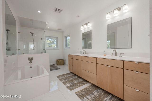140 Horseshoe Circle, Las Cruces, NM 88007