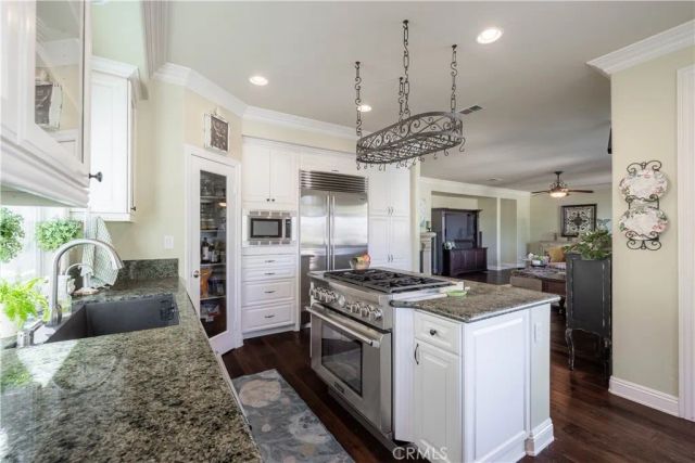 2589 N Promontory, Orange, CA 92867