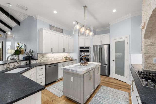 2078 Connie DR, Canyon Lake, TX 78133