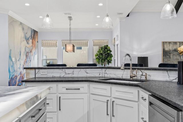 2078 Connie DR, Canyon Lake, TX 78133