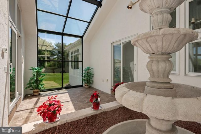 23 DEERFIELD RD, Lancaster, PA 17603