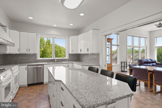 23 DEERFIELD RD, Lancaster, PA 17603