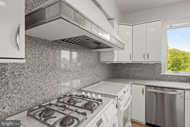 23 DEERFIELD RD, Lancaster, PA 17603