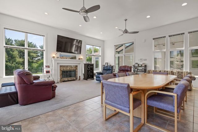 23 DEERFIELD RD, Lancaster, PA 17603