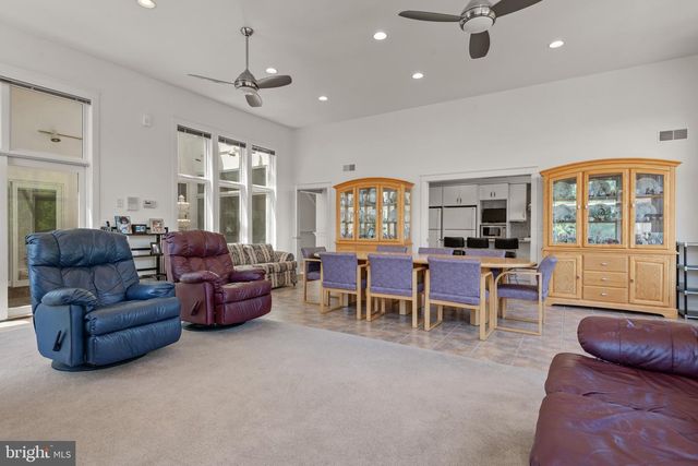 23 DEERFIELD RD, Lancaster, PA 17603