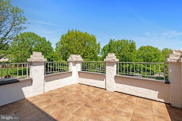 23 DEERFIELD RD, Lancaster, PA 17603