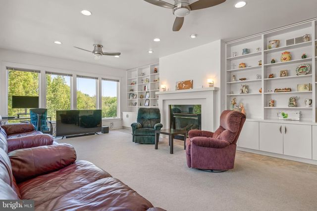 23 DEERFIELD RD, Lancaster, PA 17603