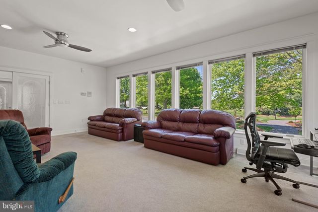 23 DEERFIELD RD, Lancaster, PA 17603