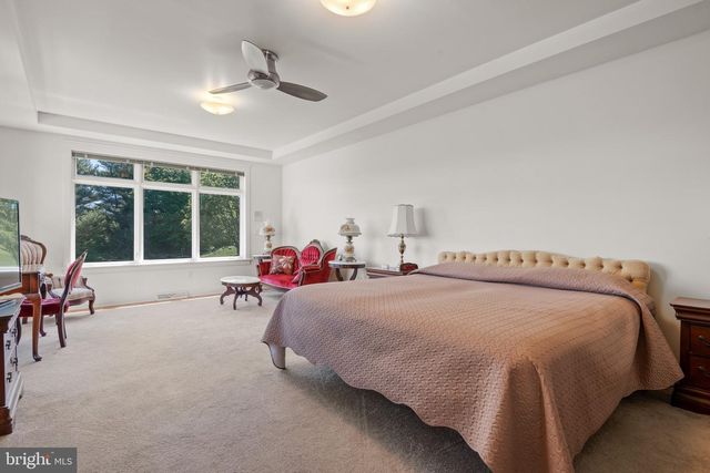 23 DEERFIELD RD, Lancaster, PA 17603