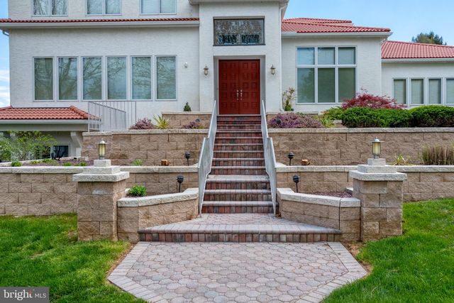 23 DEERFIELD RD, Lancaster, PA 17603