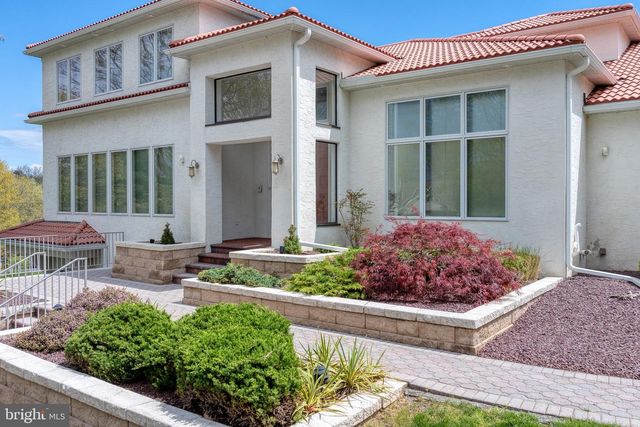 23 DEERFIELD RD, Lancaster, PA 17603