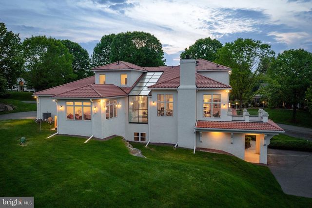 23 DEERFIELD RD, Lancaster, PA 17603