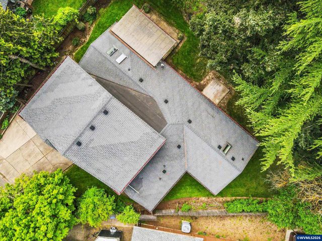 2266 Ironwood St, Eugene, OR 97401