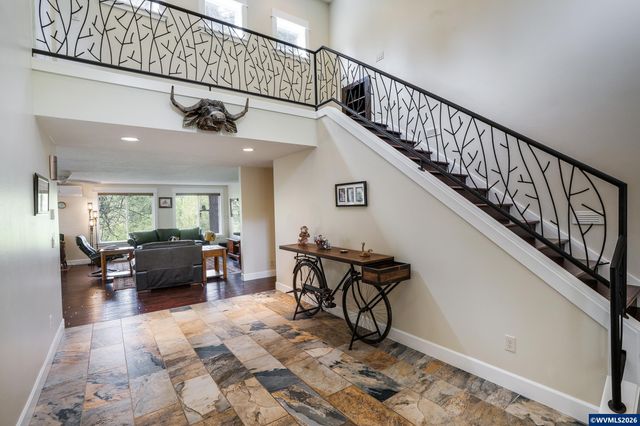 2266 Ironwood St, Eugene, OR 97401