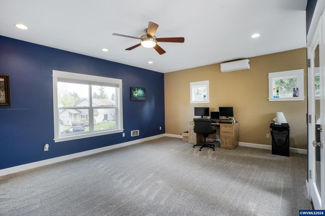 2266 Ironwood St, Eugene, OR 97401