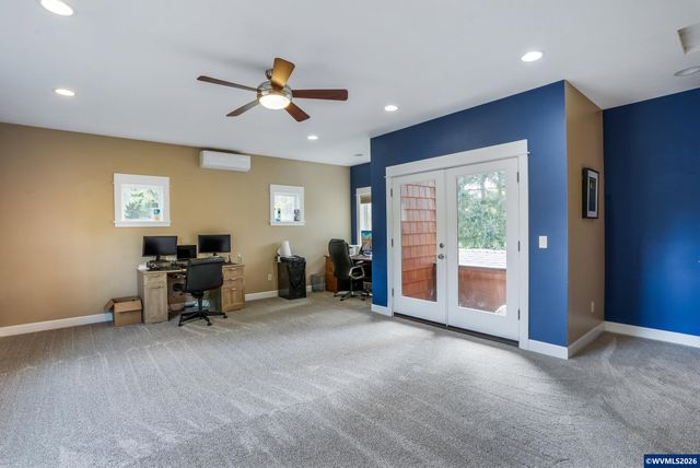 2266 Ironwood St, Eugene, OR 97401