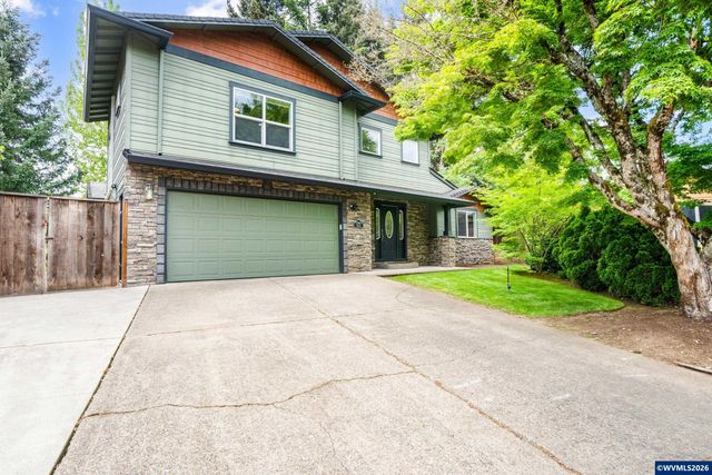2266 Ironwood St, Eugene, OR 97401