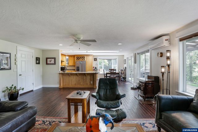 2266 Ironwood St, Eugene, OR 97401