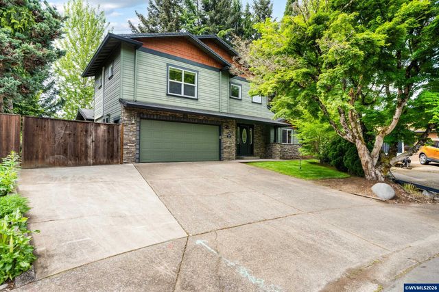 2266 Ironwood St, Eugene, OR 97401