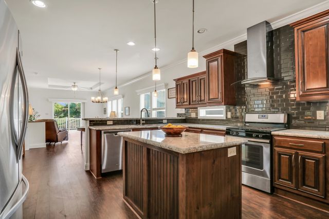 305 Legacy Court, Grayslake, IL 60030