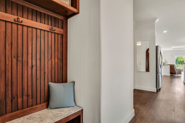 305 Legacy Court, Grayslake, IL 60030