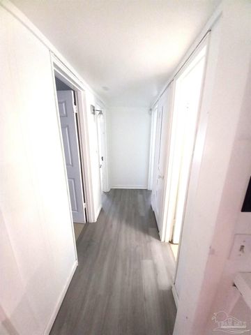 4 Marine Dr, Pensacola, FL 32507