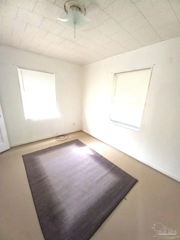 4 Marine Dr, Pensacola, FL 32507