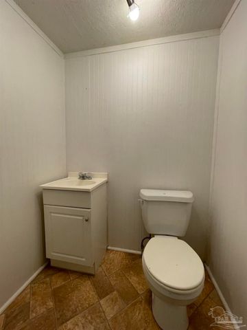 4 Marine Dr, Pensacola, FL 32507