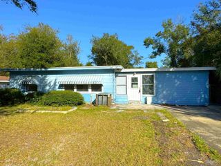 4 Marine Dr, Pensacola, FL 32507