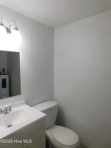 2005 Lennoxville Road B, Beaufort, NC 28516