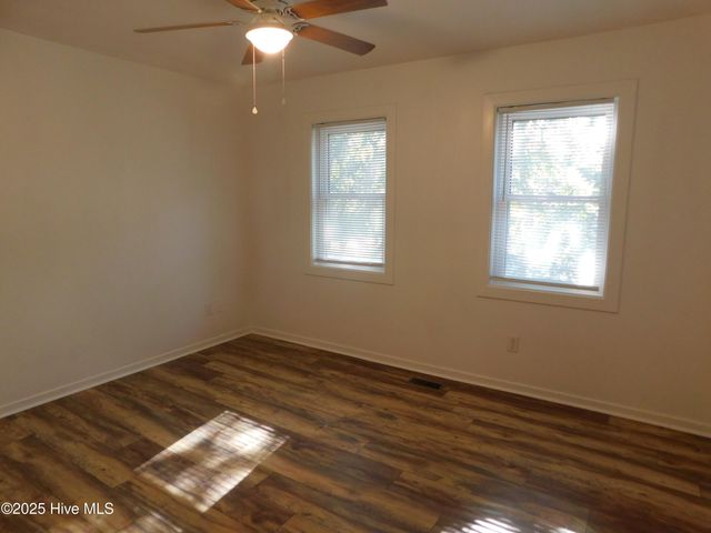 2005 Lennoxville Road B, Beaufort, NC 28516