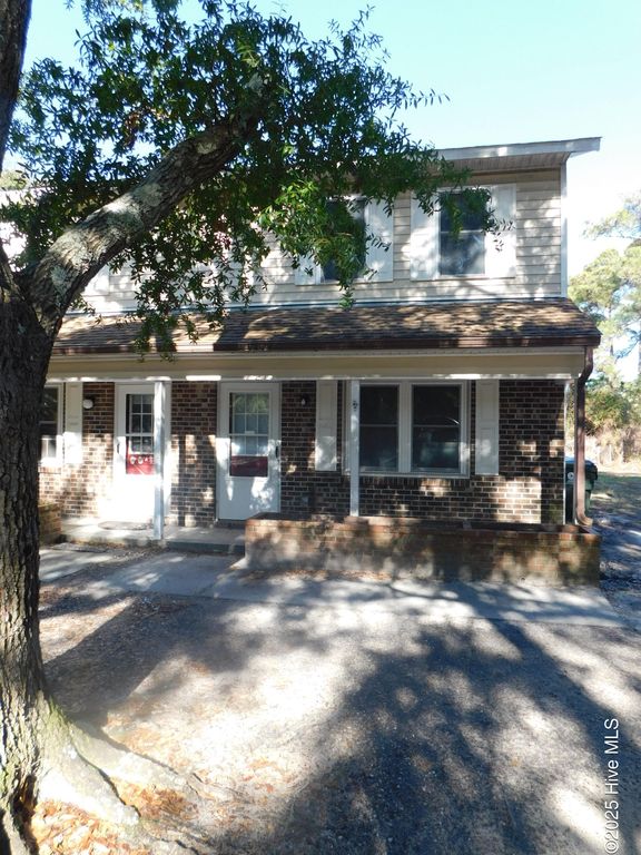 2005 Lennoxville Road B, Beaufort, NC 28516
