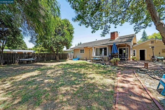 1481 Davis Ave, Concord, CA 94518