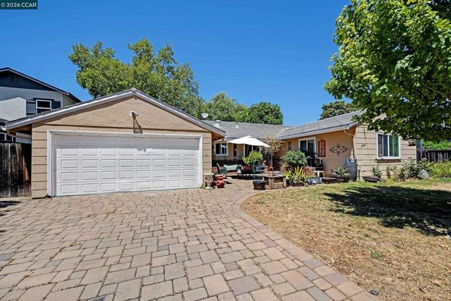 1481 Davis Ave, Concord, CA 94518