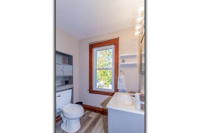 406 W FULTON STREET, Waupaca, WI 54981