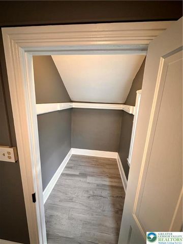 373 East High Street, Hellertown Boro, PA 18055