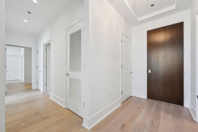 363 E Wacker Drive 2204, Chicago, IL 60601