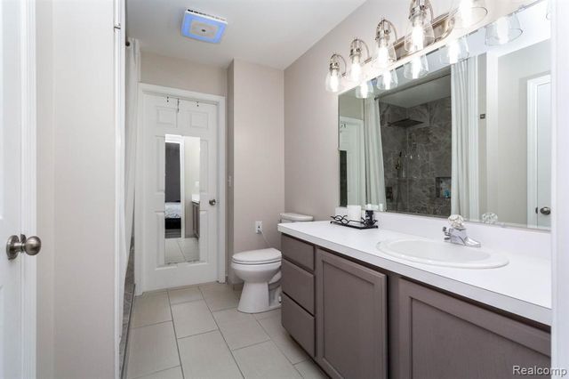 6075 Davison Road, Burton, MI 48509