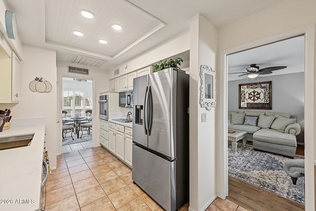 927 S PORTLAND Circle, Mesa, AZ 85206