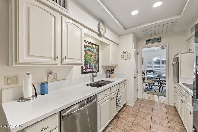 927 S PORTLAND Circle, Mesa, AZ 85206