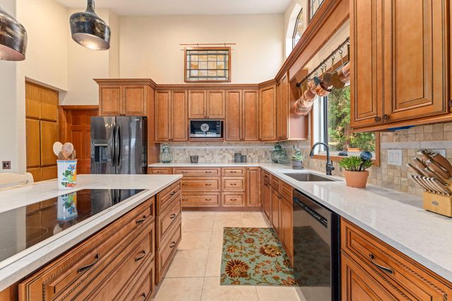 1710 NE Sunset Lane, Grants Pass, OR 97526